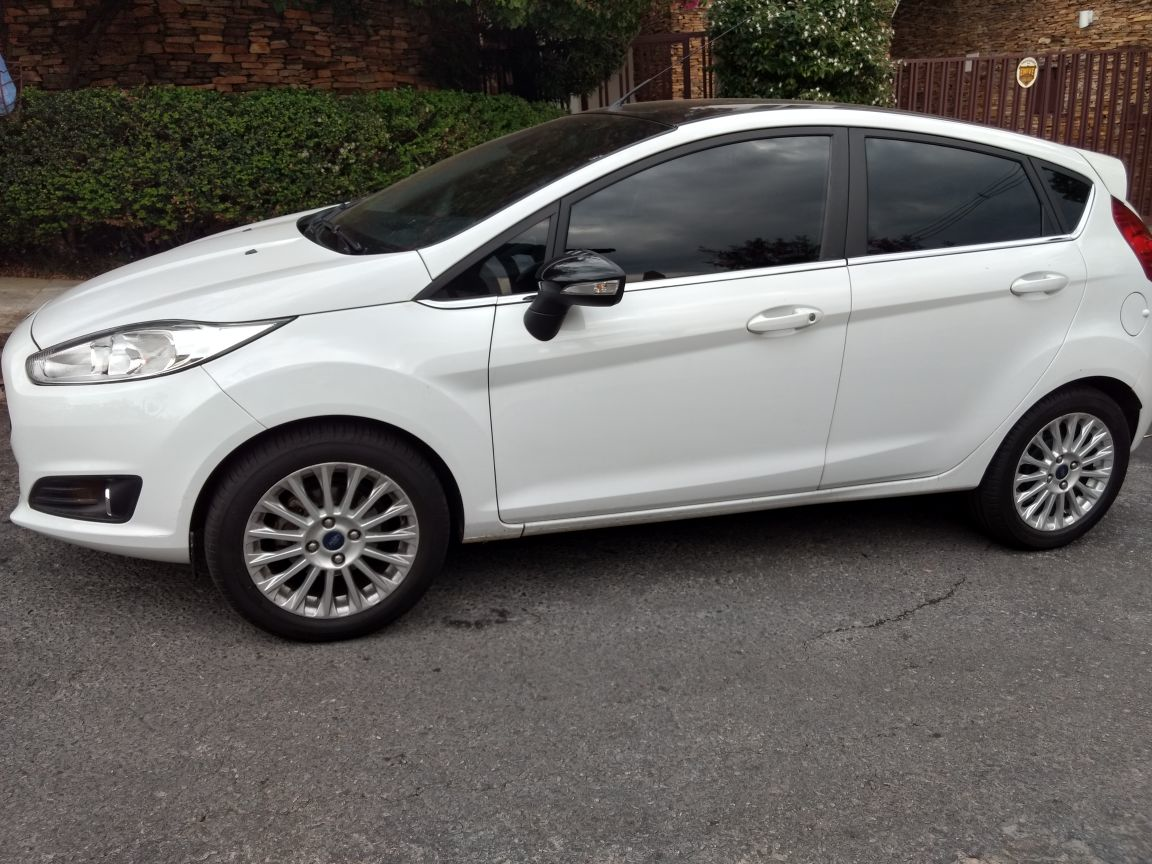 New Fiesta Titanium 1,6 16 V