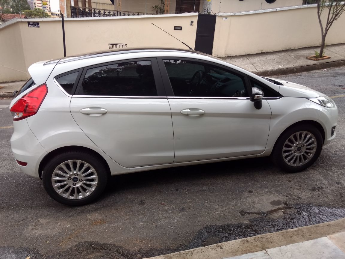 New Fiesta Titanium 1,6 16 V