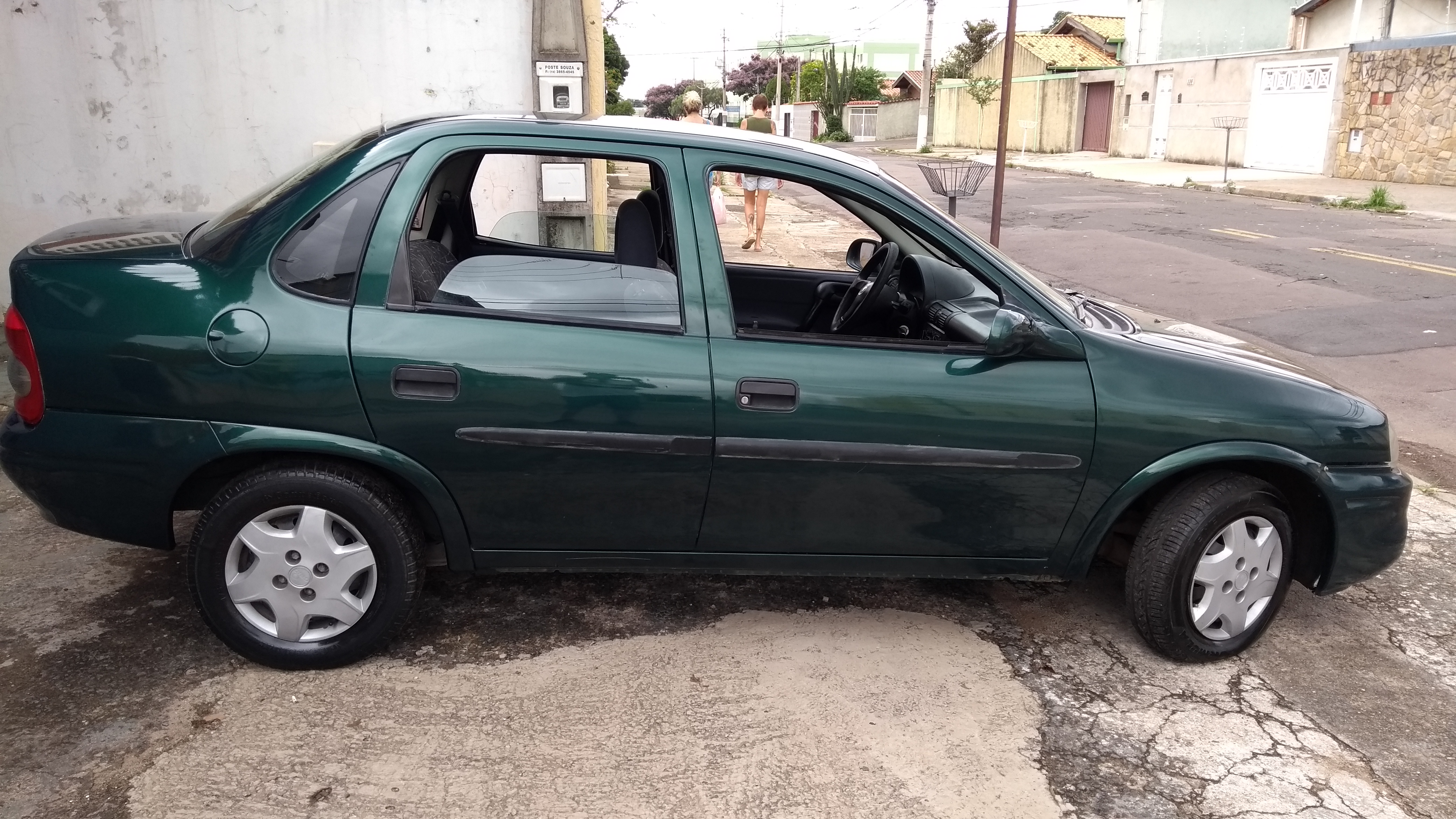 Corsa sedan Super 1.0 16v ano 2000