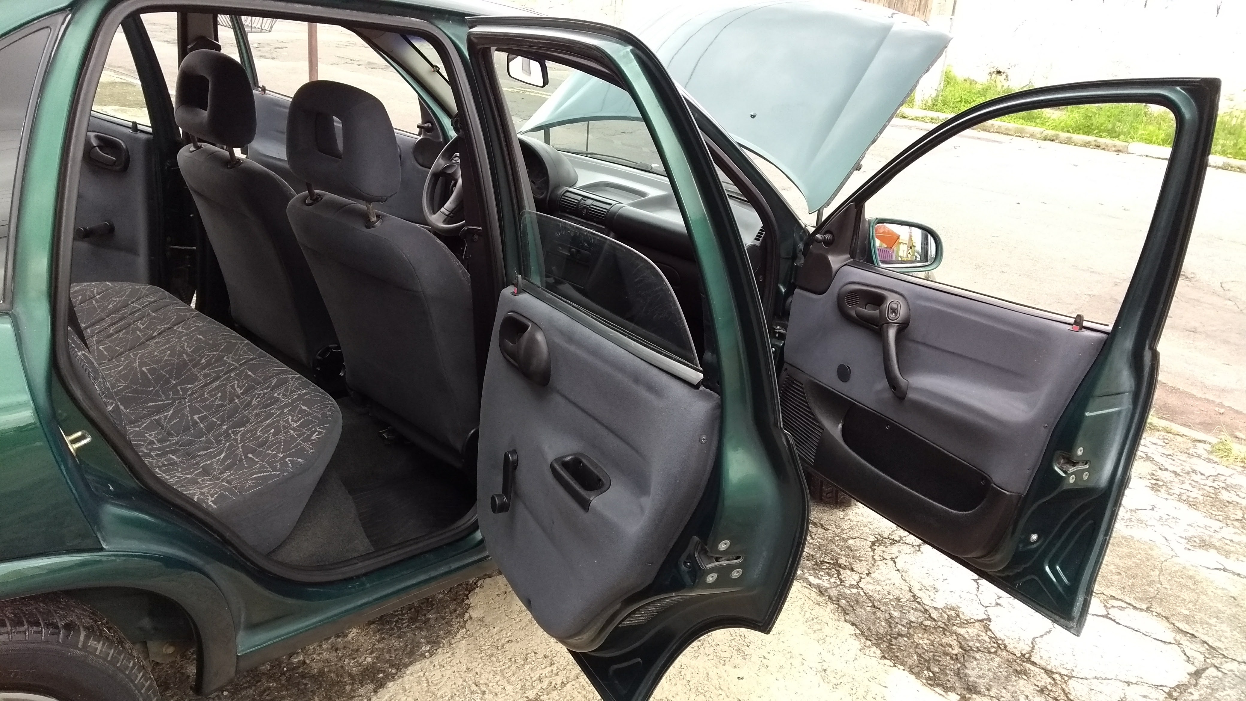 Corsa sedan Super 1.0 16v ano 2000