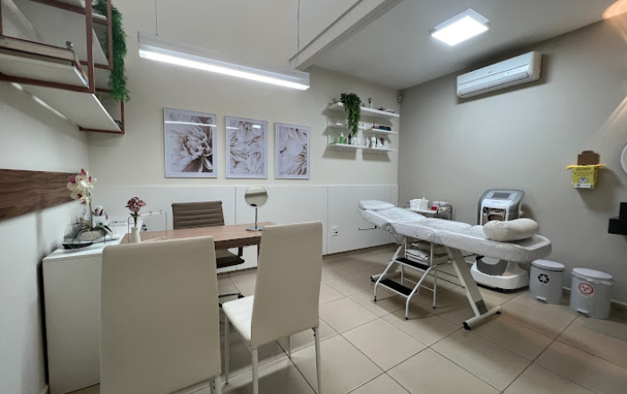 Dra. Danielle Bastos - DB Skin Clinic & Estética Avançada